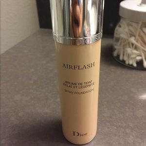 Dior Airflash Spray Foundation 301